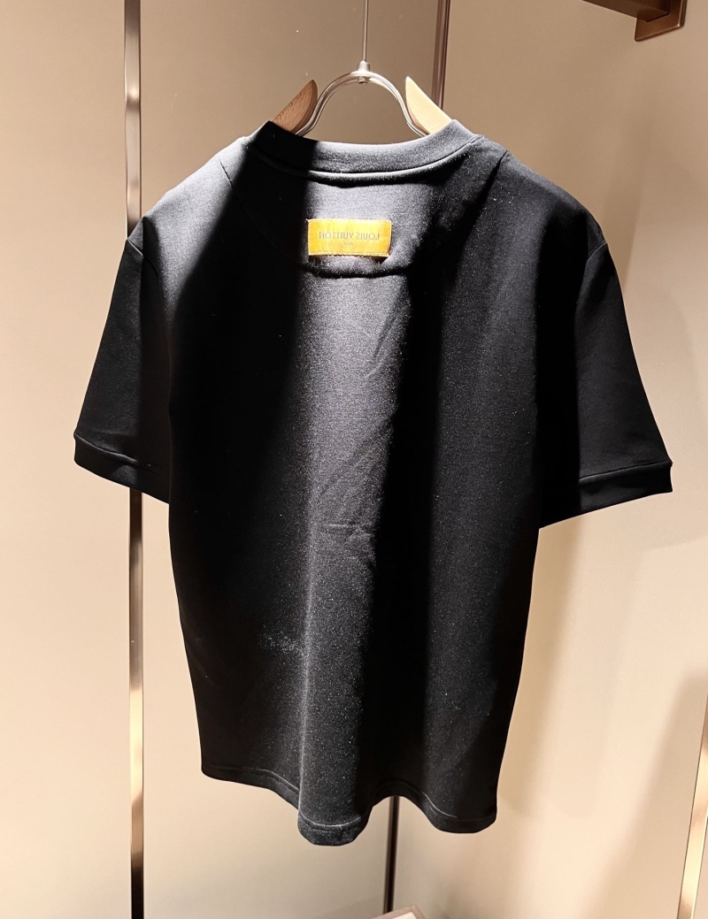 l0vis Vvtt0n t-shirt